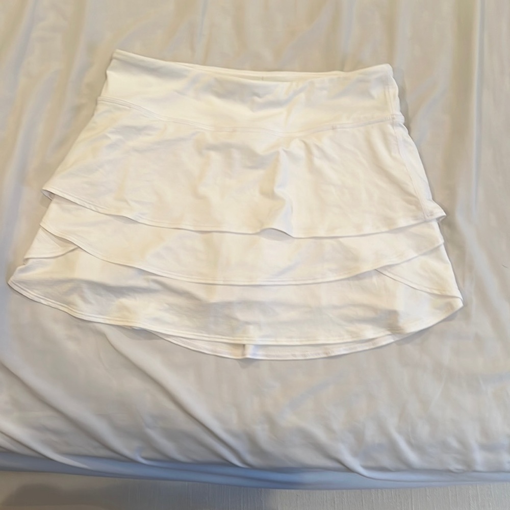 Athleta white tiered tennis skirt